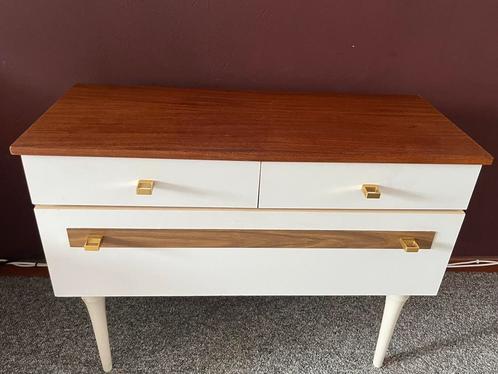 Vintage jaren 60 kastje., Huis en Inrichting, Kasten | Ladekasten, Gebruikt, Minder dan 100 cm, 50 tot 100 cm, 25 tot 50 cm, Overige houtsoorten
