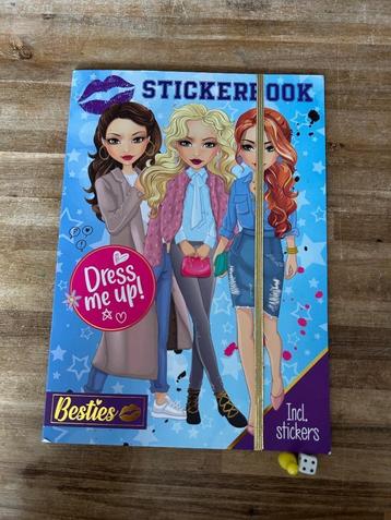 Dress me up stickerboek Besties beschikbaar voor biedingen