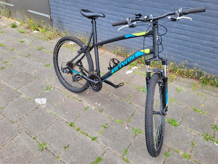 B twin mountainbike 26 inch met 3x7 versnellingen, Fietsen en Brommers, Fietsen | Mountainbikes en ATB, Zo goed als nieuw, Overige merken