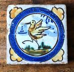 Antiek tegeltje met leuke vogel – klein en bijzonder, Antiek en Kunst, Ophalen of Verzenden