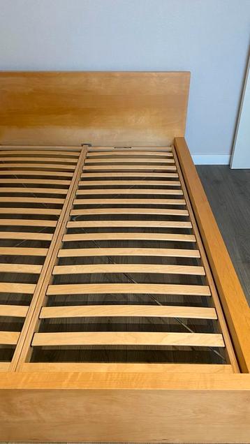 IKEA Malm bed 140x200 + bijpassend nachtkastje - afbeelding 7