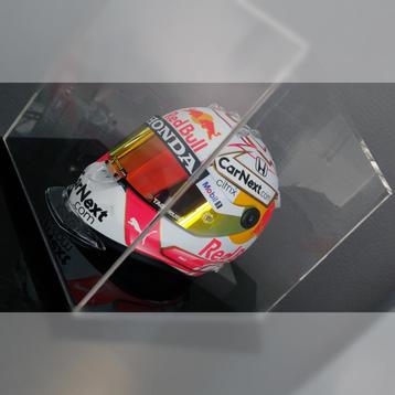 Max Verstappen helm 1:2 beschikbaar voor biedingen