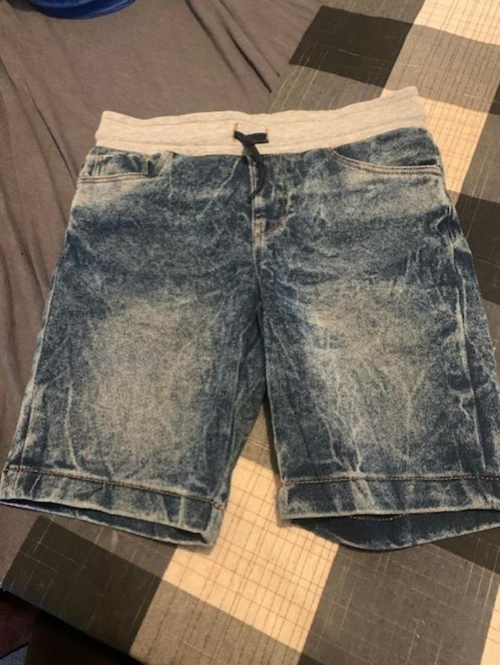 Blauw/grijze korte broekje van Y.F.K. Maat 140, Kinderen en Baby's, Kinderkleding | Maat 140, Zo goed als nieuw, Jongen, Broek