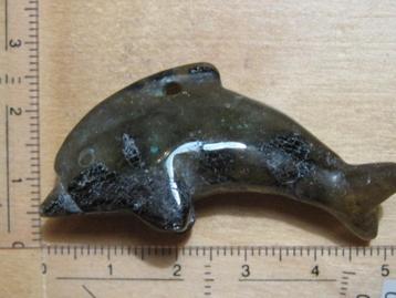 h. prachtige edelsteenhanger LABRADORIET (2) dolfijn  beschikbaar voor biedingen