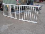 2 witte hekken / balustrade, Tuin en Terras, Tuinhekken en Hekwerk, Ophalen, Zo goed als nieuw, IJzer