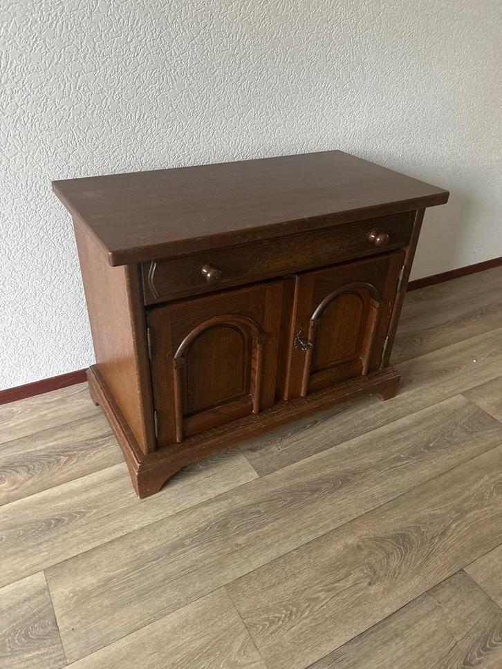 Antiek kastje voor tv of in de gang, Antiek en Kunst, Antiek | Meubels | Kasten, Ophalen