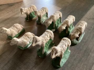9 oude schaapjes gips (kerst) beschikbaar voor biedingen