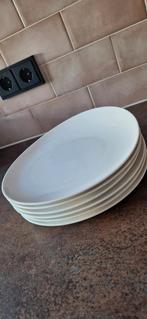 Mooie diner borden. Wit, Huis en Inrichting, Keuken | Servies, Ophalen, Zo goed als nieuw, Overige stijlen, Bord(en)