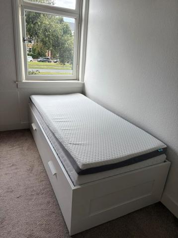 Ikea bed incl nieuw matras en topper
