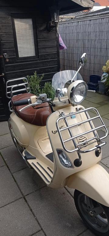 Vespa lxv beschikbaar voor biedingen