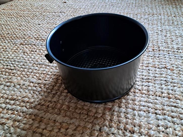 Zenker springvorm  bakvorm  doosnee bodem 17 cm hoogte 10 cm, Huis en Inrichting, Keuken | Keukenbenodigdheden, Zo goed als nieuw