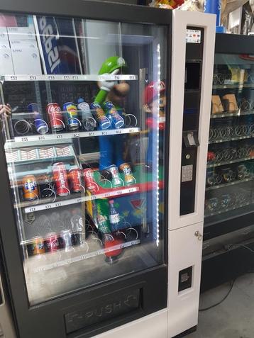 Vendo combi automaat gekoeld  beschikbaar voor biedingen