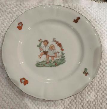 Vintage Kinderbord met afbeelding beschikbaar voor biedingen