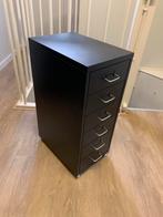 Mooie bureau kast van ikea zwart met wielen, Ophalen, 5 laden of meer, 50 tot 100 cm, Zo goed als nieuw