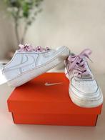 In hele goede staat, Nike Airforce 1 maat 35,5 ophalen €7,50, Kinderen en Baby's, Kinderkleding | Schoenen en Sokken, Ophalen