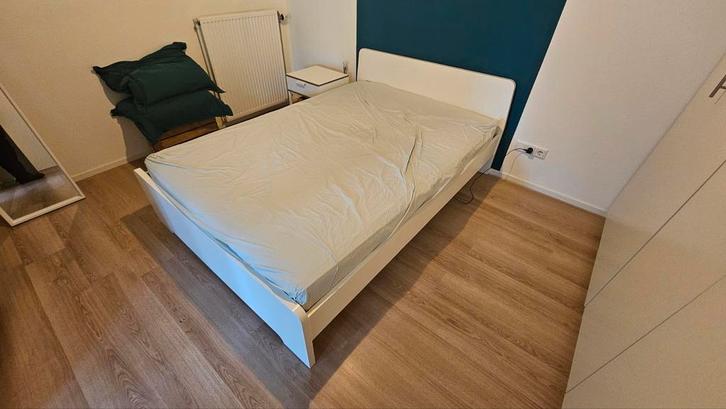 Bed 140x200 cm inclusief matras, Huis en Inrichting, Slaapkamer | Bedden, Gebruikt, Tweepersoons, 140 cm, 200 cm, Hout, Wit, Ophalen