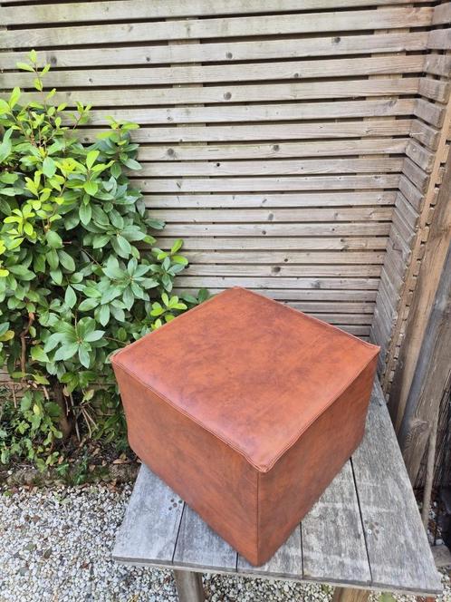 Vintage - Poef - Voetenbank - Vierkant - Cognackleur - Skai, Huis en Inrichting, Banken | Voetenbanken en Poefen, Gebruikt, Minder dan 50 cm