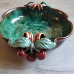 Majolica fruitschaal met kersen, Antiek en Kunst, Ophalen of Verzenden