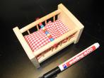 Poppenhuis baby bedje Hout, Ophalen of Verzenden, Zo goed als nieuw, Poppenhuis