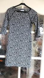 Fijne jurk met zwart-wit panterprint nieuw mt. XS., Kleding | Dames, Jurken, Overige kleuren, Nieuw, Ophalen of Verzenden, Maat 34 (XS) of kleiner