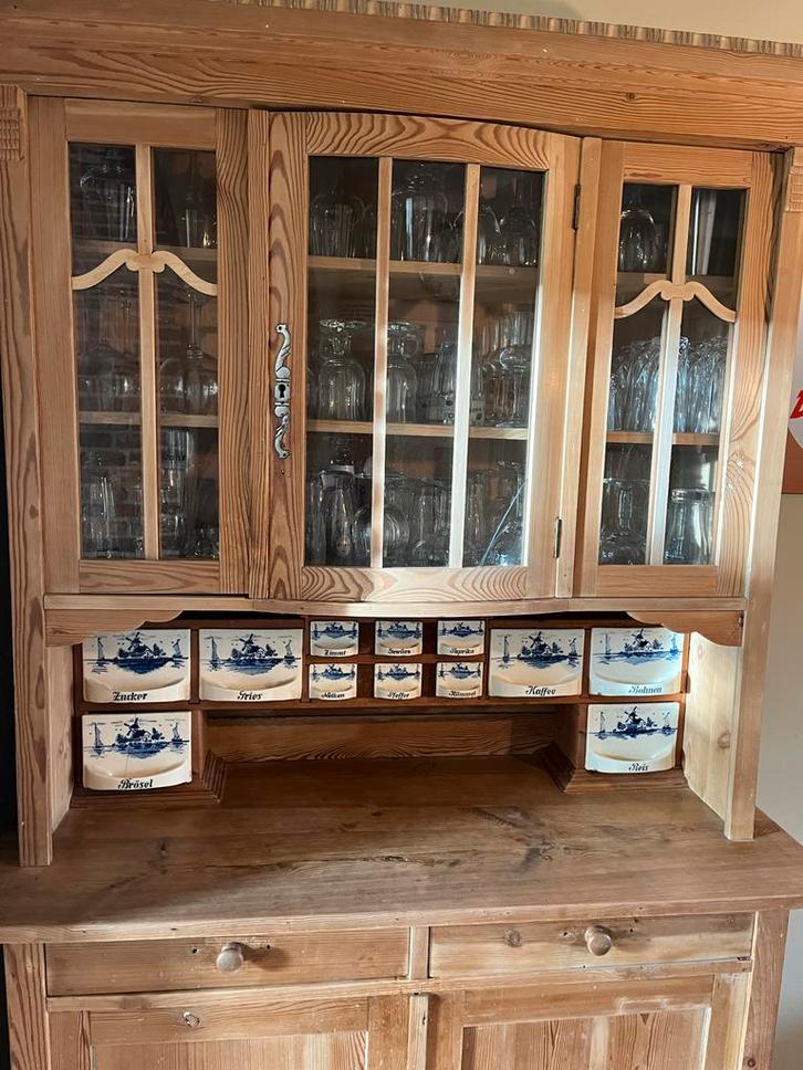 Buffetkast met porseleinen laatjes, Antiek en Kunst, Antiek | Meubels | Kasten, Ophalen of Verzenden