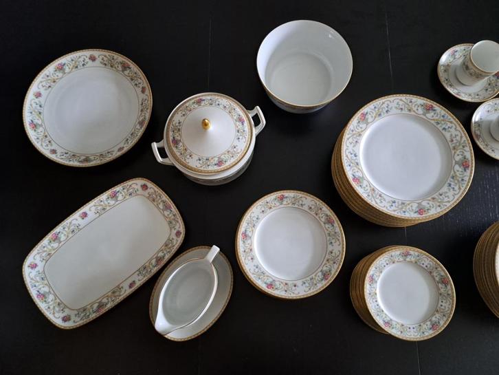 Essenbach Bavaria servies 9-12 persoons, Antiek en Kunst, Antiek | Servies compleet, Ophalen