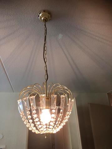 Elegante kroonluchter met kristallen beschikbaar voor biedingen