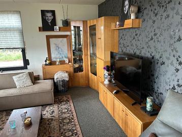 Massief eiken meubels - vitrinekast - tv meubel en wandkast beschikbaar voor biedingen