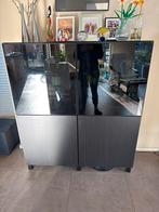 Zwarte IKEA BESTA vitrinekast met glazen deuren, Ophalen