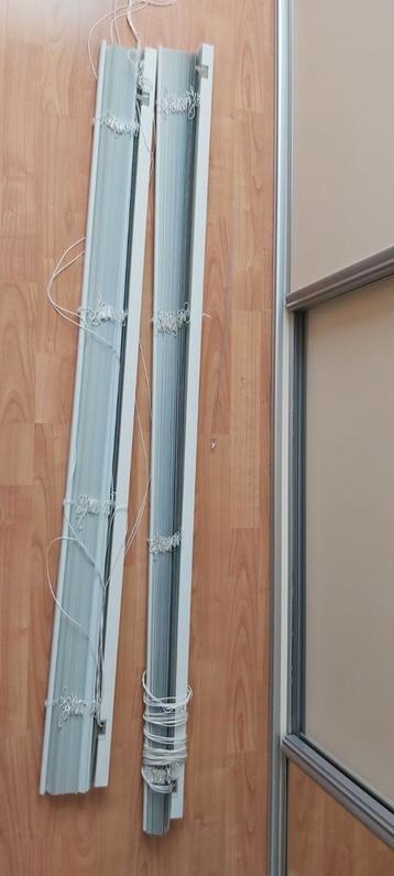 2 horizontale jaloezieën,  kleur wit, te koop beschikbaar voor biedingen