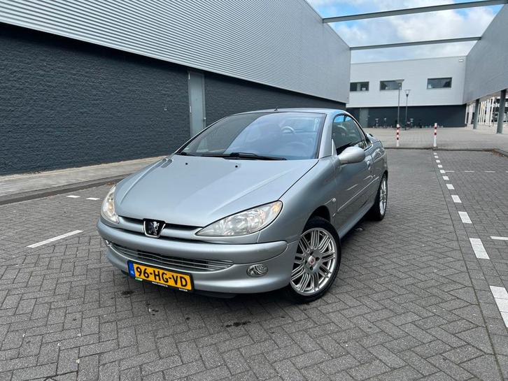 Peugeot 206 1.6 16V CC Grijs Cabrio Silver Edition Sport, Auto's, Peugeot, Particulier, ABS, Airbags, Airconditioning, Alarm, Bluetooth