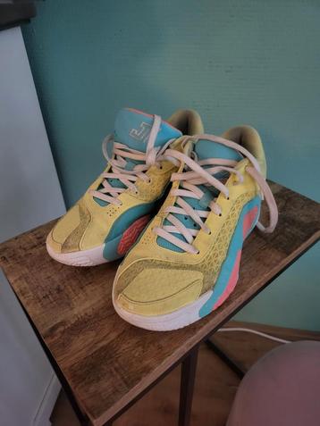 Basketbalschoenen Tatum 1 maat 39 beschikbaar voor biedingen