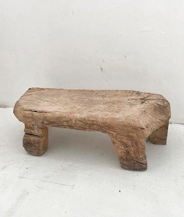 Houten Tafeltje / Krukje beschikbaar voor biedingen