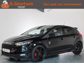 Ford Focus 2.0 ST Recaro, SYNC, Stoel/Stuurverwarming, Cruis beschikbaar voor biedingen