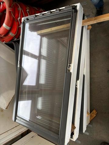 VELUX dakraam GGL PK10 2070 (94x160 cm) beschikbaar voor biedingen
