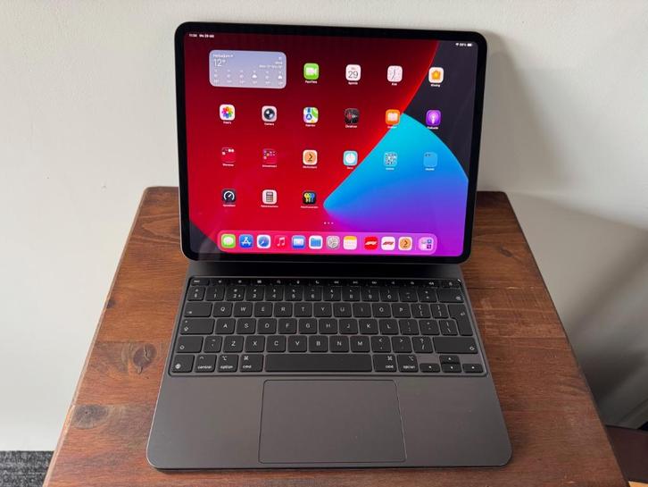 Ipad Pro M4 13 inch 256GB + Magic Keyboard + Pencil Pro, Computers en Software, Apple iPads, Zo goed als nieuw, Apple iPad Pro
