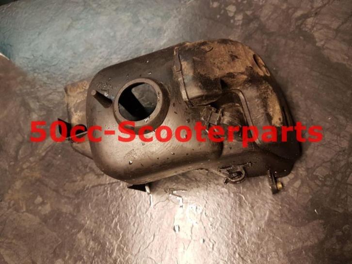 Koelkap Cilinder Sym Jet Basix 19620-T6V-000 Gebruikt, Motoren, Tuning en Styling, Ophalen of Verzenden