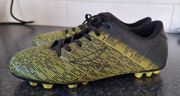 Voetbalschoenen Dutchy maat 39 beschikbaar voor biedingen