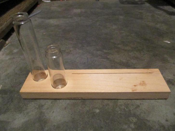 Houten houdertje voor kaart en bloemetjes, Huis en Inrichting, Woonaccessoires | Vazen, Zo goed als nieuw, Overige kleuren, Minder dan 50 cm