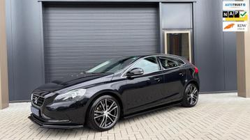 Volvo V40 T2 Momentum R-DESIGN | MAXTON | CLIMA | NAVI | APP beschikbaar voor biedingen