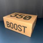Adidas Yeezy Boost 350 V2 Core Black Red - Maat 42, Kleding | Heren, Schoenen, Zwart, Nieuw, Ophalen of Verzenden, Sneakers of Gympen