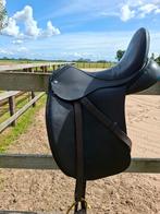 Mooi km luxe zadel 17.5 inch, Dieren en Toebehoren, Paarden en Pony's | Zadels, Ophalen of Verzenden, Zo goed als nieuw, Dressuur