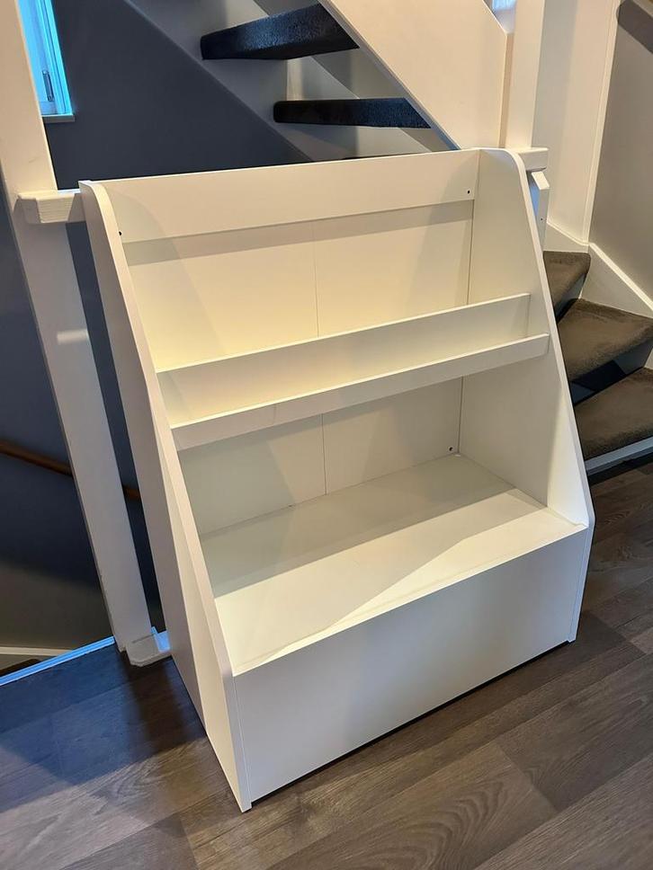 Bergig kinderboekenkast Ikea, Huis en Inrichting, Kasten | Overige, Zo goed als nieuw, Ophalen