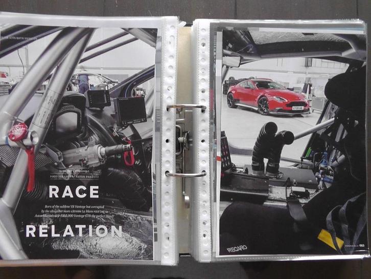 Aston Martin V8 4.7 GT8  / 6.0 V12 GT12 ? 11x autotest lezen, Boeken, Auto's | Folders en Tijdschriften, Gelezen, Ophalen