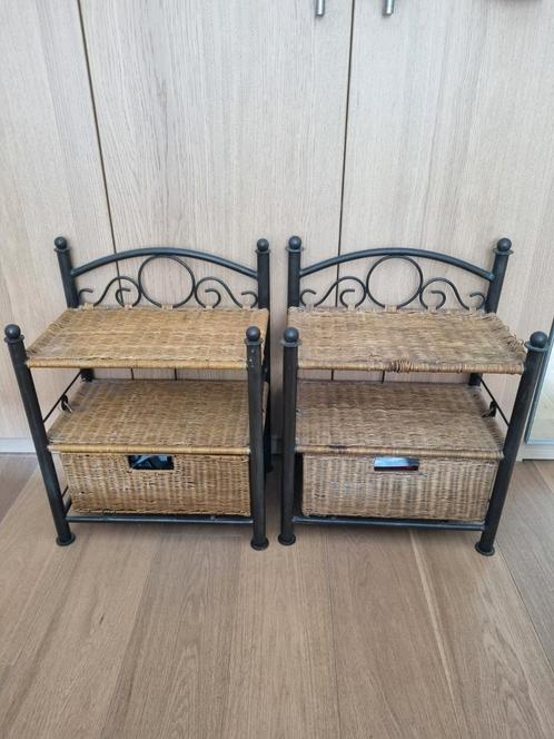 2 Nachtkastjes Metaal & Wicker, Huis en Inrichting, Slaapkamer | Nachtkastjes, Gebruikt, Minder dan 55 cm, Minder dan 45 cm, Metaal of Aluminium