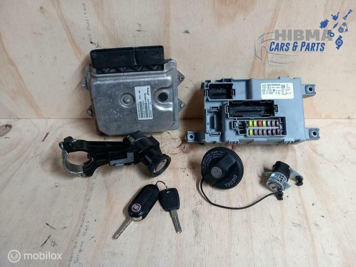 Fiat Punto Evo 1.3 M-Jet Sleutelset + ECU 51880758 09 - 13, Auto-onderdelen, Klein materiaal, Gebruikt, Ophalen of Verzenden