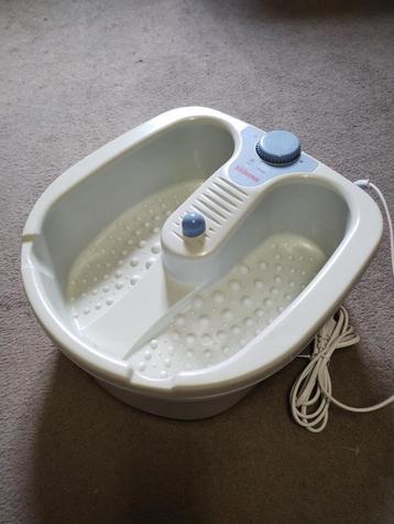 Nieuw massagebad voor vermoeide voeten beschikbaar voor biedingen