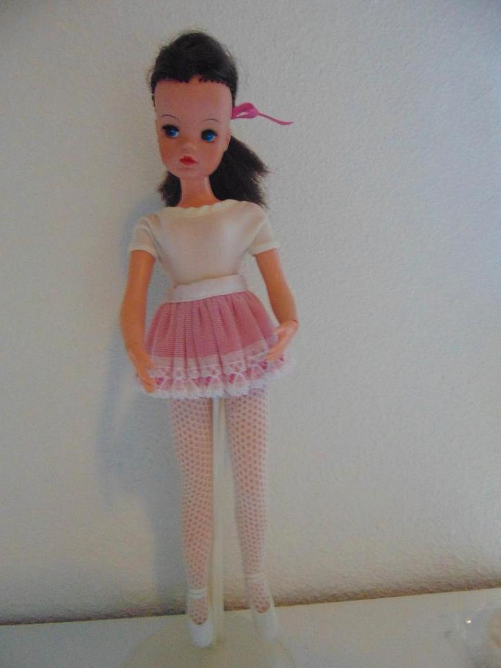 Sindy Ballerina Vintage Barbie pop hard hoofd, Verzamelen, Poppen, Gebruikt, Pop, Ophalen of Verzenden