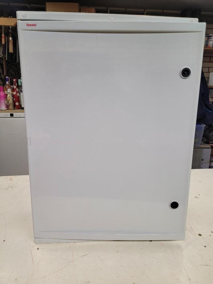 Famatel Magna IP65 kunststofkast, Doe-het-zelf en Verbouw, Elektra en Kabels, Nieuw, Overige typen, Ophalen