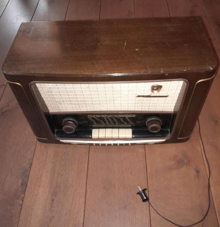 Oude Grundig radio type 2035/56, Antiek en Kunst, Antiek | Tv's en Audio, Ophalen